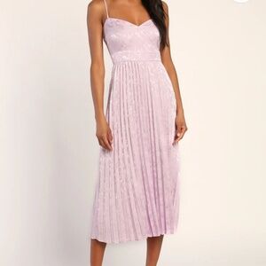 Lulus Regal Romance Lavender Floral Pleated Satin Midi Dress- Size S